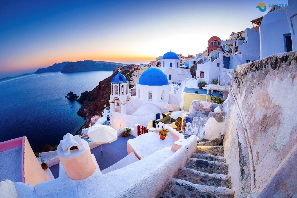 why-you-should-visit-santorini-in-spring-5-reasons why-you-must