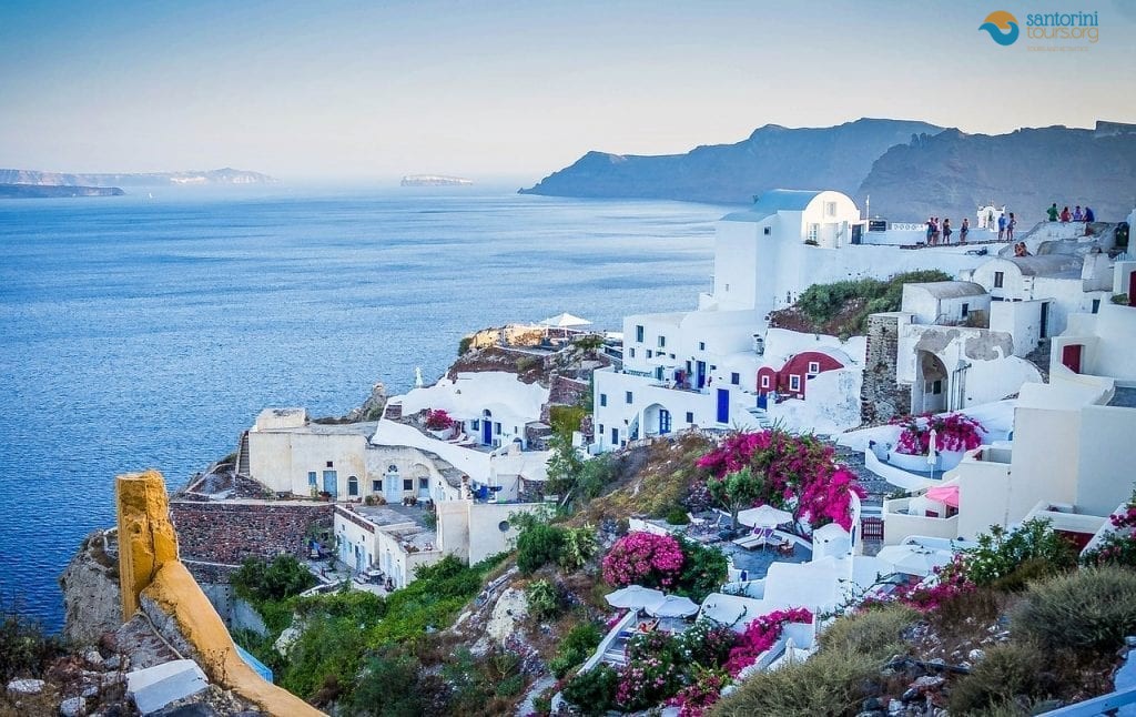 Santorini-attractions-you-can-see-in-September