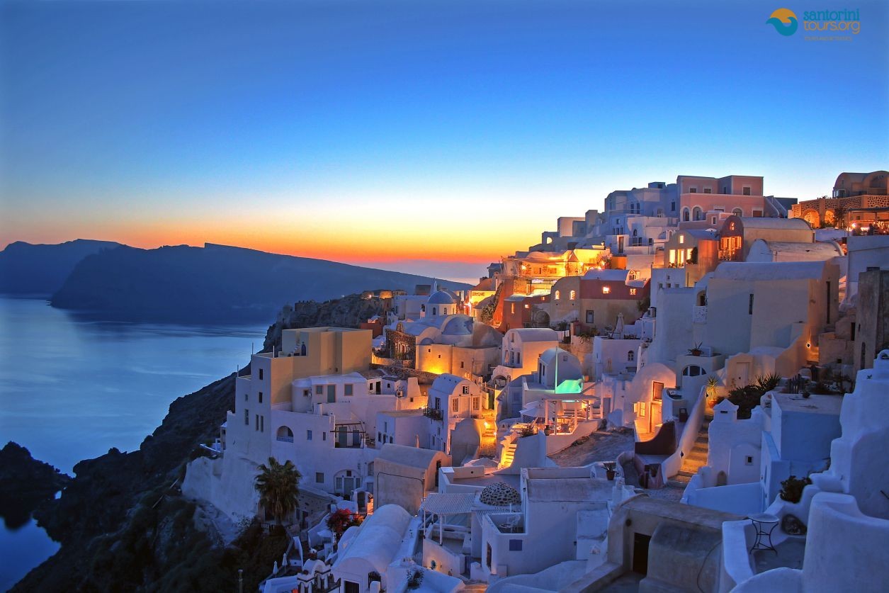 5-of-the-best-places-to-stay-in-Santorini-in-2025